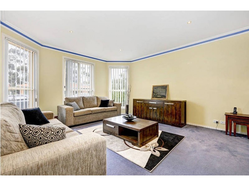 4 Bonney Place, Roxburgh Park VIC 3064