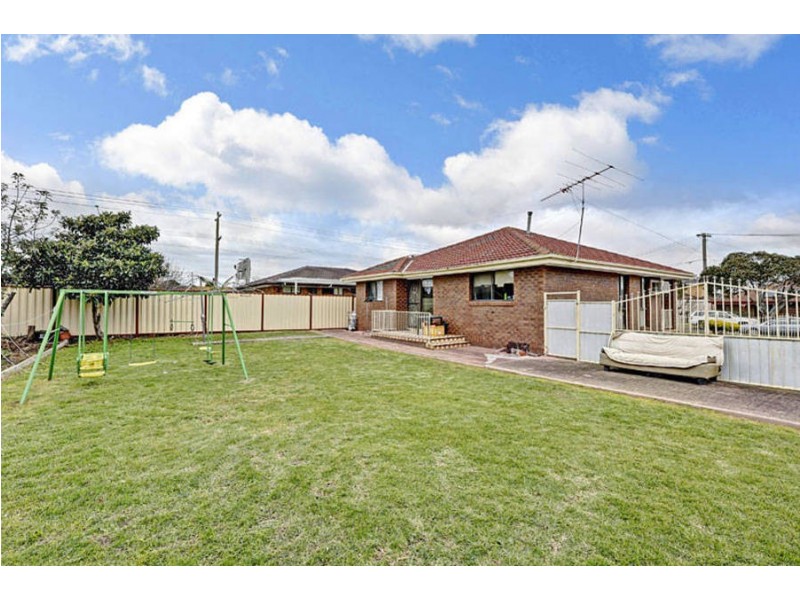 4 Taradale Court, Meadow Heights VIC 3048