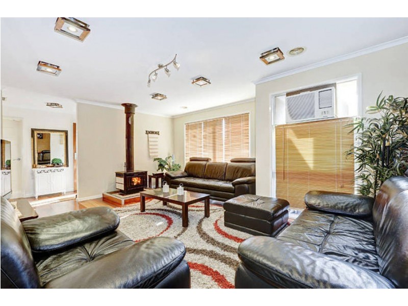 16 Nourell Court, Meadow Heights VIC 3048