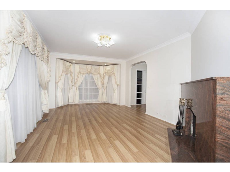 13 Gunbower Crescent, Meadow Heights VIC 3048