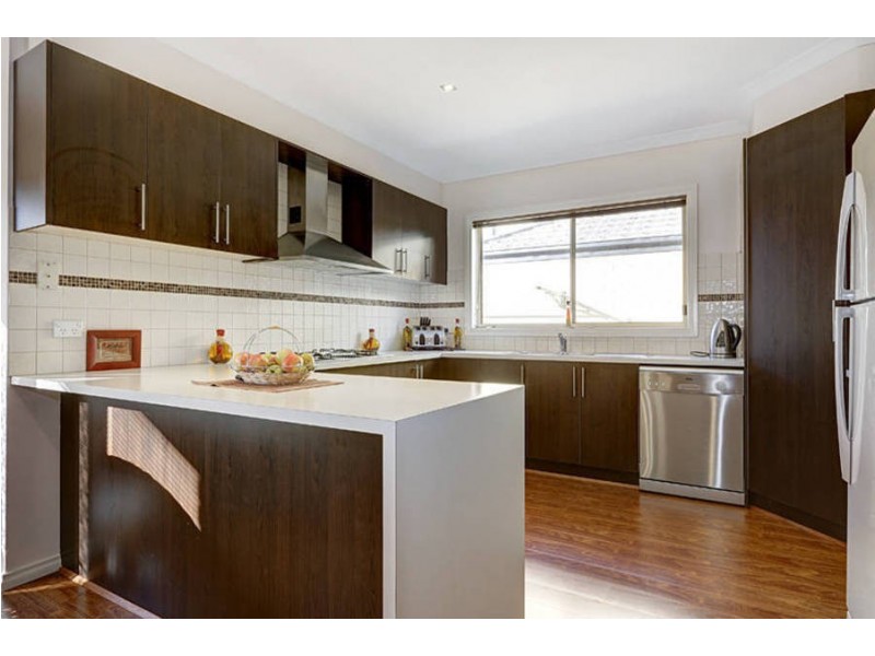 5 Bentley Avenue, Roxburgh Park VIC 3064