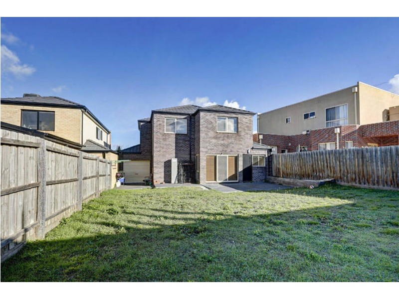 5 Bentley Avenue, Roxburgh Park VIC 3064