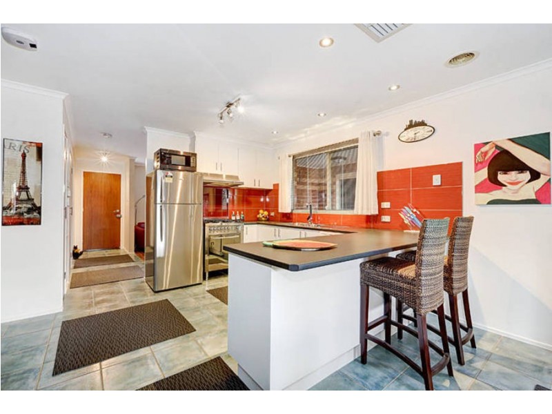 15 Armstrong Court, Roxburgh Park VIC 3064