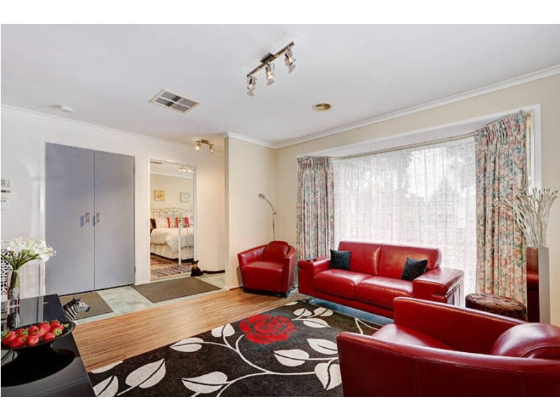 15 Armstrong Court, Roxburgh Park VIC 3064