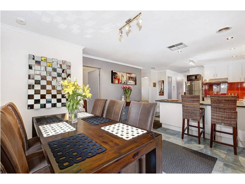 15 Armstrong Court, Roxburgh Park VIC 3064