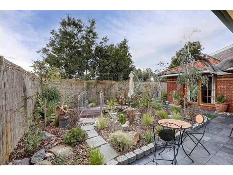 15 Armstrong Court, Roxburgh Park VIC 3064