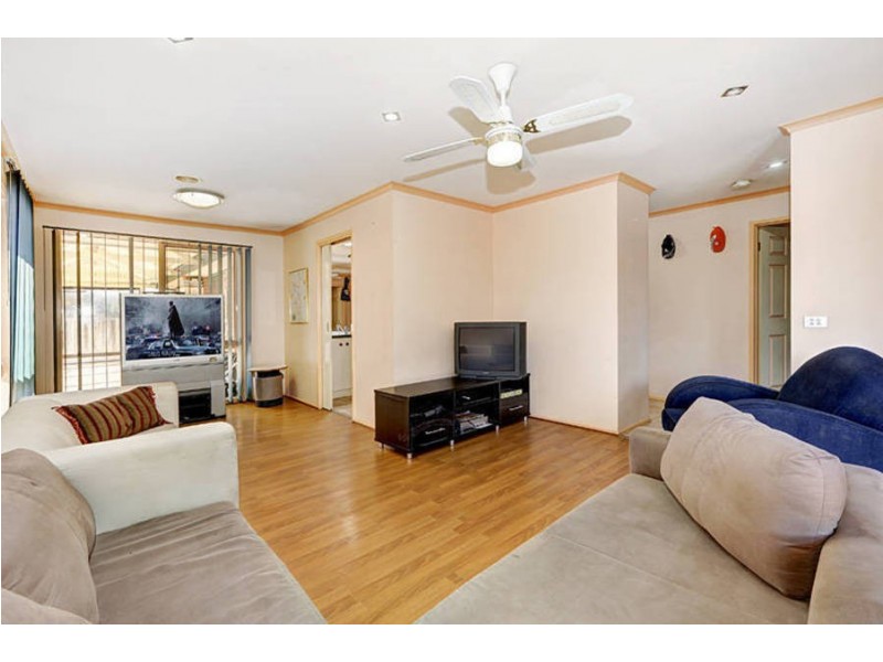 6 Wintle Close, Roxburgh Park VIC 3064