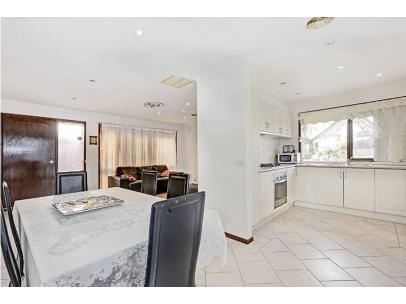 14 Ellam Court, Meadow Heights VIC 3048