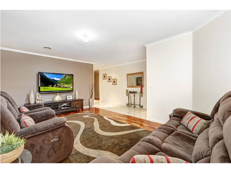 27 Mensa Court, Roxburgh Park VIC 3064