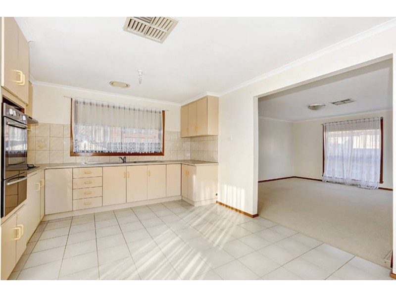 82 Tarcoola Avenue, Meadow Heights VIC 3048