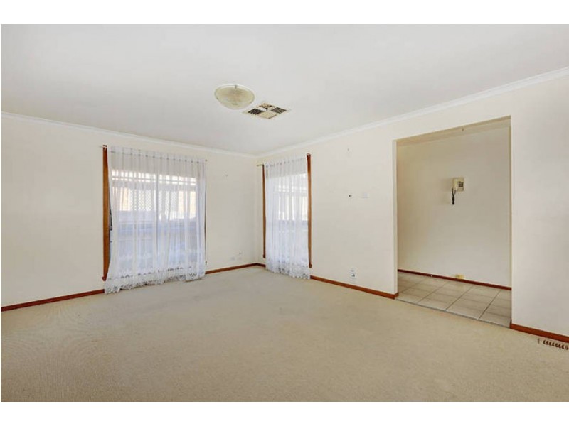 82 Tarcoola Avenue, Meadow Heights VIC 3048