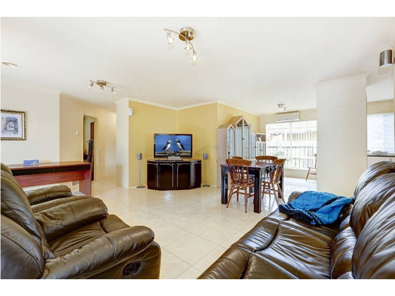 12 Volantis Crescent, Roxburgh Park VIC 3064