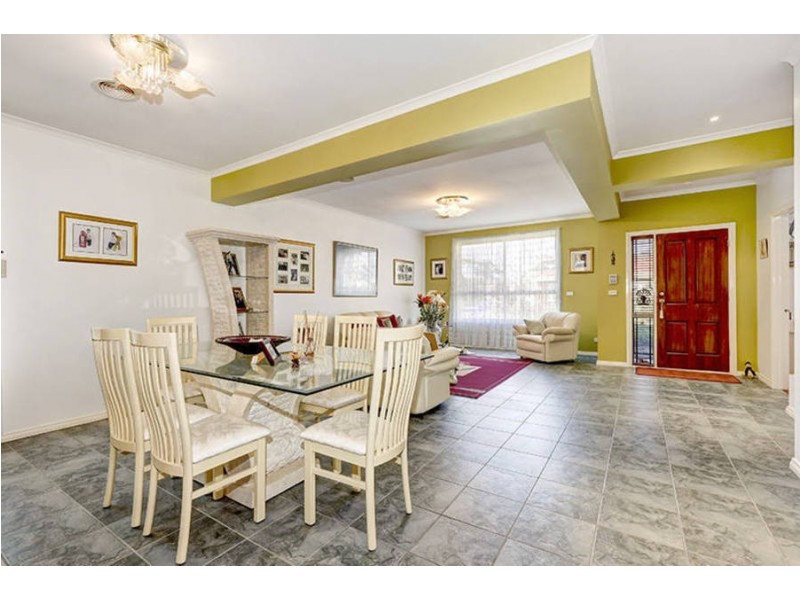 20 Mackellar Drive, Roxburgh Park VIC 3064