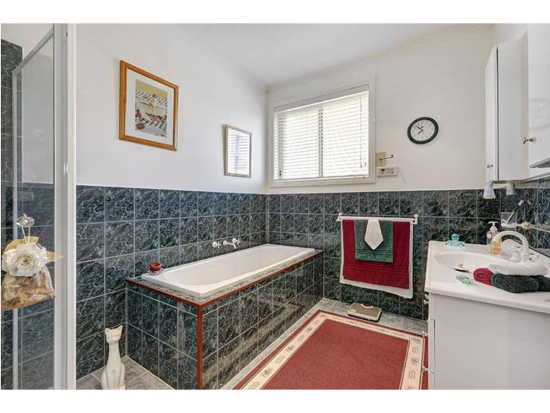 20 Mackellar Drive, Roxburgh Park VIC 3064