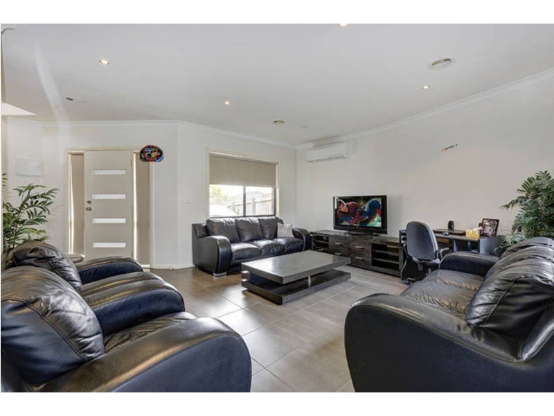 3/7 Care Close, Meadow Heights VIC 3048