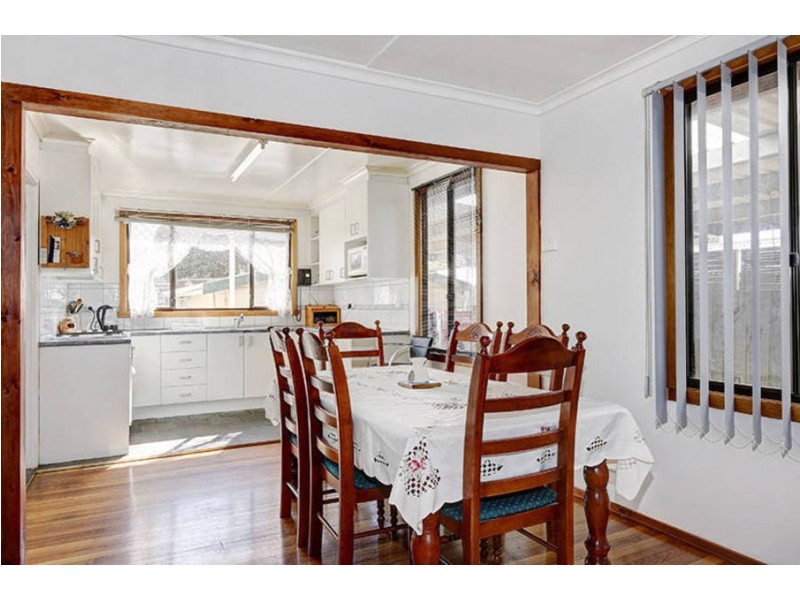 12 Guildford Avenue, Coolaroo VIC 3048