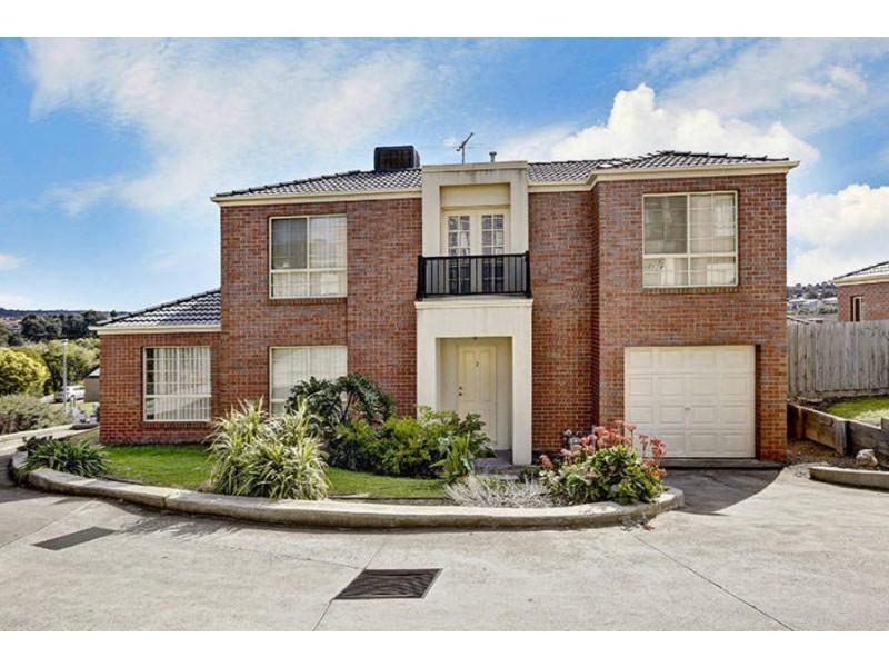 2/32 Papworth Place, Meadow Heights VIC 3048