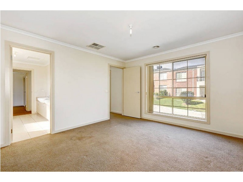 2/32 Papworth Place, Meadow Heights VIC 3048
