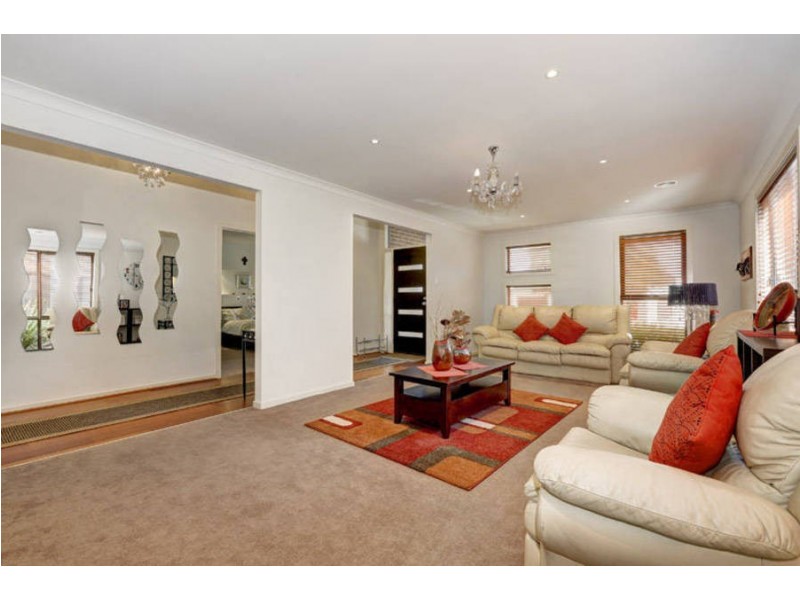 45 Serendip Crescent, Greenvale VIC 3059