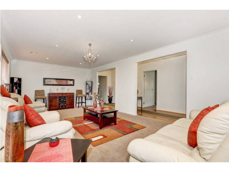 45 Serendip Crescent, Greenvale VIC 3059