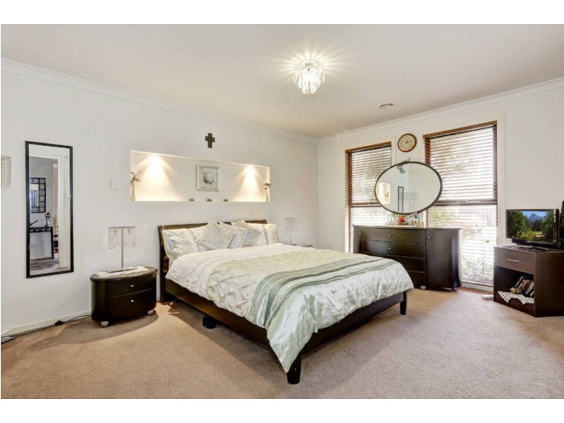 45 Serendip Crescent, Greenvale VIC 3059