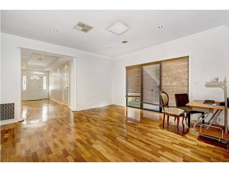 4 Marne Drive, Roxburgh Park VIC 3064