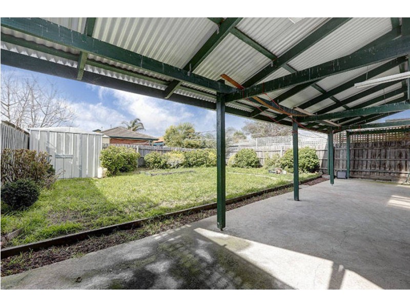 8 Simpson Court, Meadow Heights VIC 3048
