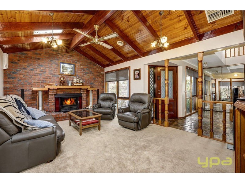 10 Spring Valley Avenue, Craigieburn VIC 3064