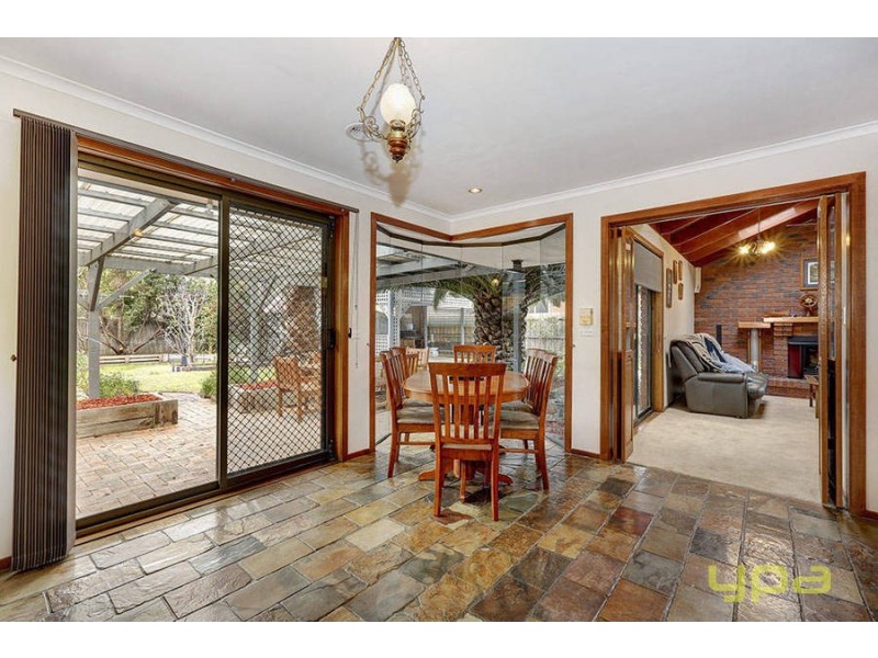 10 Spring Valley Avenue, Craigieburn VIC 3064