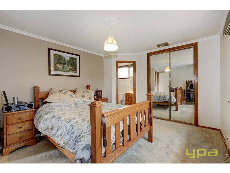 10 Spring Valley Avenue, Craigieburn VIC 3064