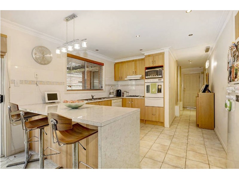 11 McKenzie Crescent, Roxburgh Park VIC 3064