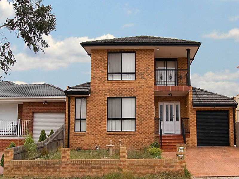 19 Klein Crescent, Roxburgh Park VIC 3064