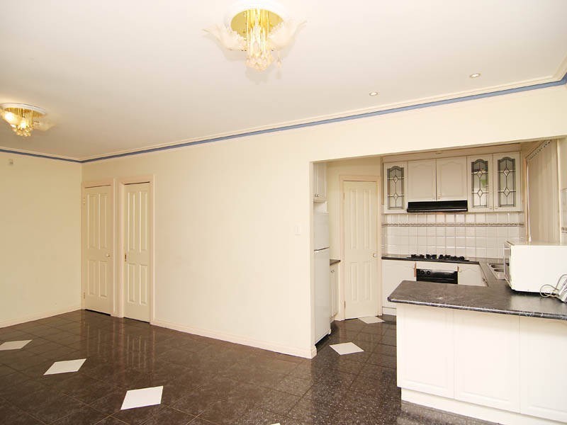 19 Klein Crescent, Roxburgh Park VIC 3064