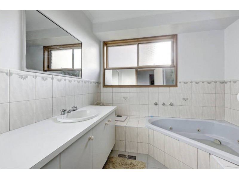 20 Lightwood Crescent, Meadow Heights VIC 3048