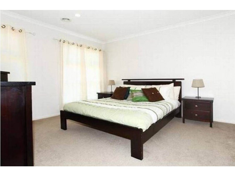 62 Biltmore Crescent, Roxburgh Park VIC 3064