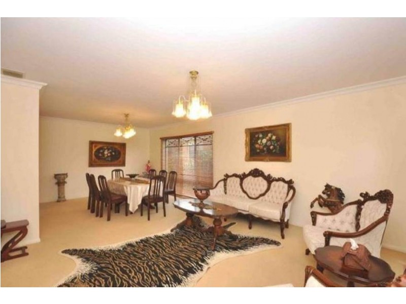 38 Mackellar Drive, Roxburgh Park VIC 3064