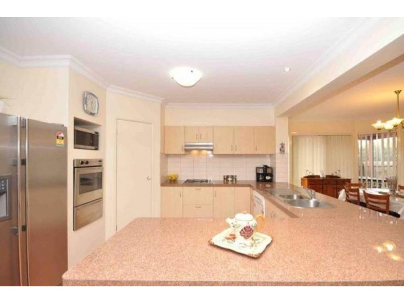 38 Mackellar Drive, Roxburgh Park VIC 3064