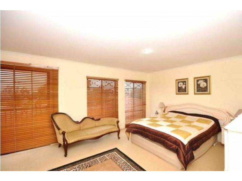 38 Mackellar Drive, Roxburgh Park VIC 3064