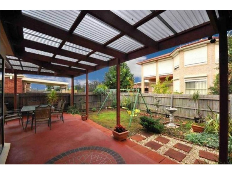 38 Mackellar Drive, Roxburgh Park VIC 3064