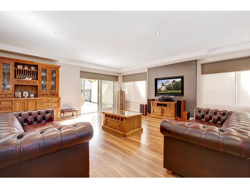 39 Rearden Crescent, Roxburgh Park VIC 3064