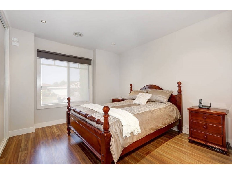 39 Rearden Crescent, Roxburgh Park VIC 3064