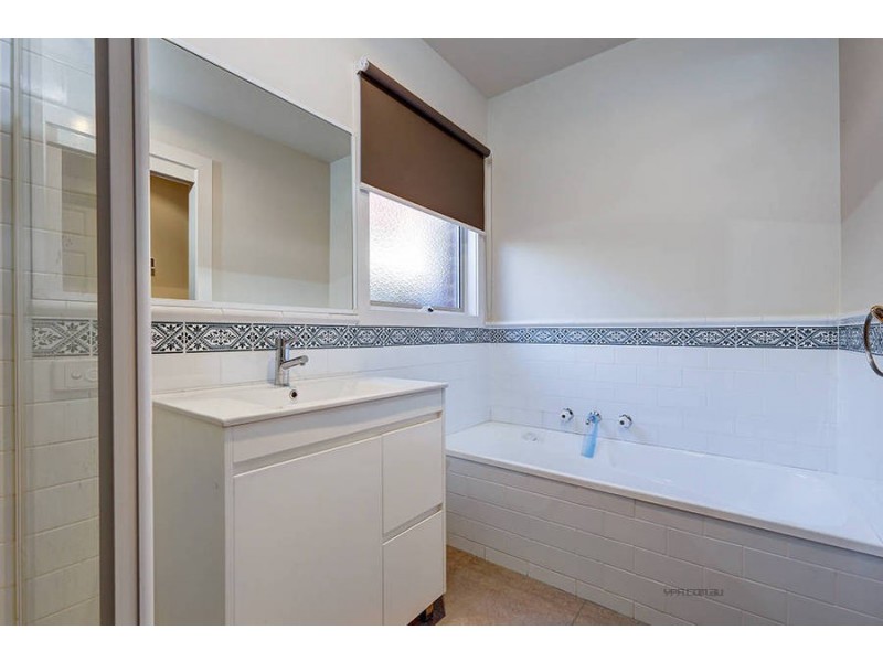 39 Rearden Crescent, Roxburgh Park VIC 3064