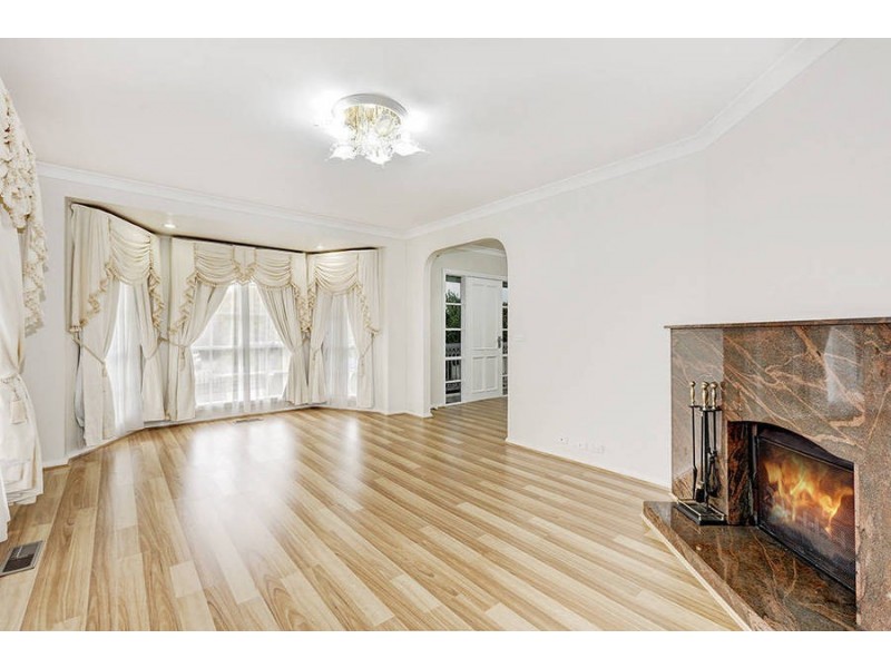 13 Gunbower Crescent, Meadow Heights VIC 3048