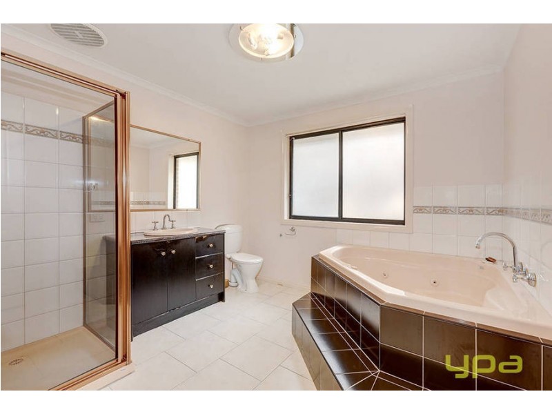 13 Golden Ash Court, Meadow Heights VIC 3048