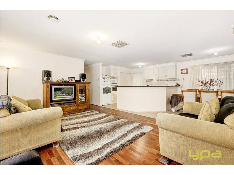 49 Santa Cruz Boulevard, Roxburgh Park VIC 3064