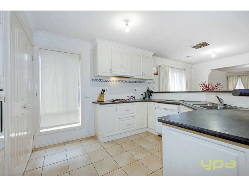 49 Santa Cruz Boulevard, Roxburgh Park VIC 3064