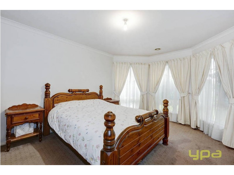 49 Santa Cruz Boulevard, Roxburgh Park VIC 3064