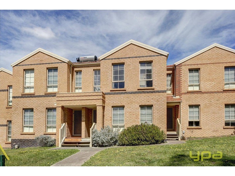 4/3 Whiltshire Drive, Roxburgh Park VIC 3064