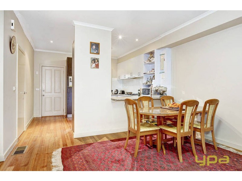 4/3 Whiltshire Drive, Roxburgh Park VIC 3064