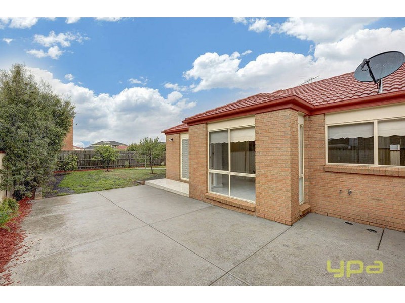 23 Brushwood Circuit, Roxburgh Park VIC 3064